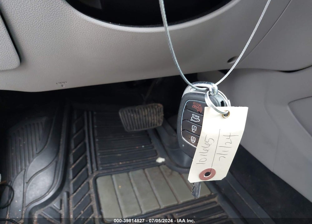 2019 HYUNDAI TUCSON SE VIN: KM8J23A42KU894219