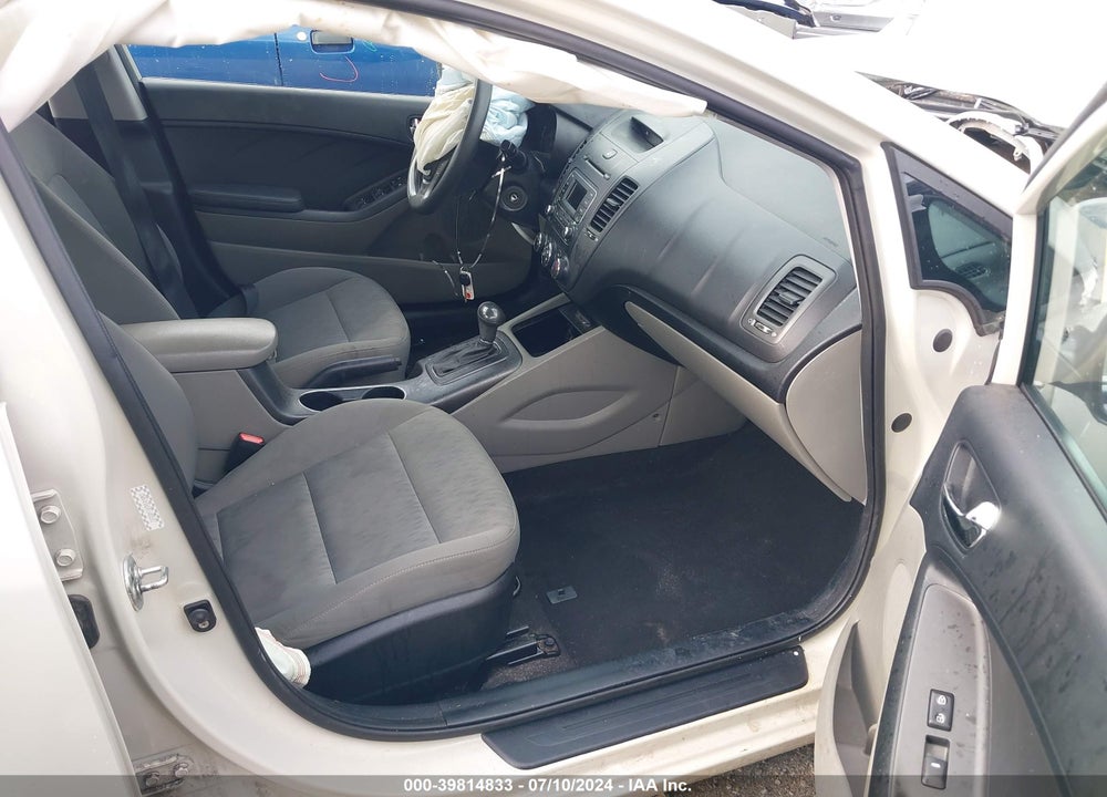 2015 KIA FORTE LX VIN: KNAFK4A69F5400582