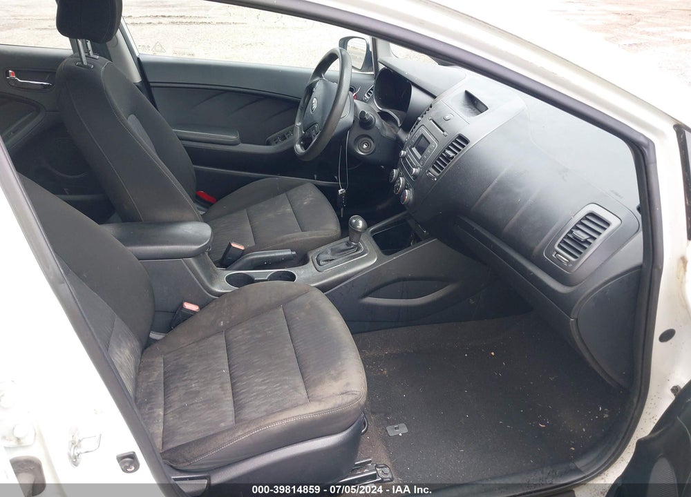 2016 KIA FORTE LX VIN: KNAFK4A61G5537372