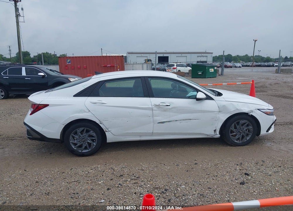 2024 HYUNDAI ELANTRA VIN: KMHLM4DG4RU690109
