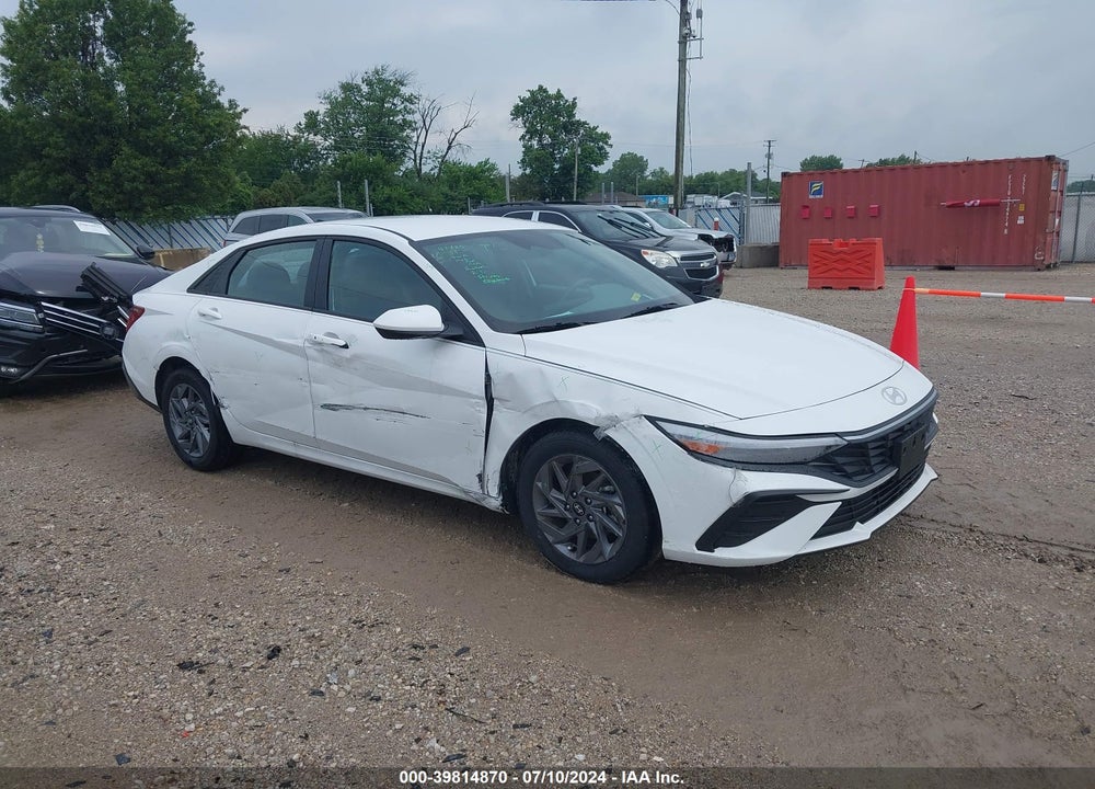 2024 HYUNDAI ELANTRA VIN: KMHLM4DG4RU690109