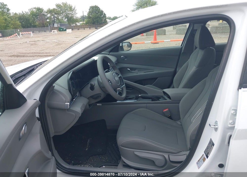 2024 HYUNDAI ELANTRA VIN: KMHLM4DG4RU690109