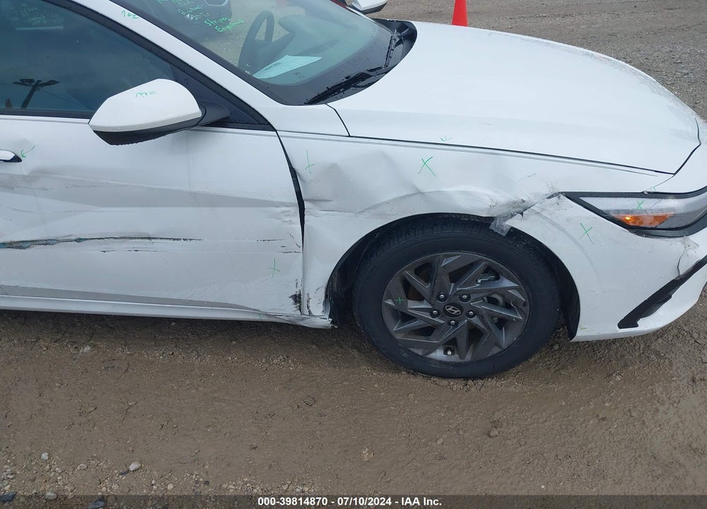 2024 HYUNDAI ELANTRA VIN: KMHLM4DG4RU690109