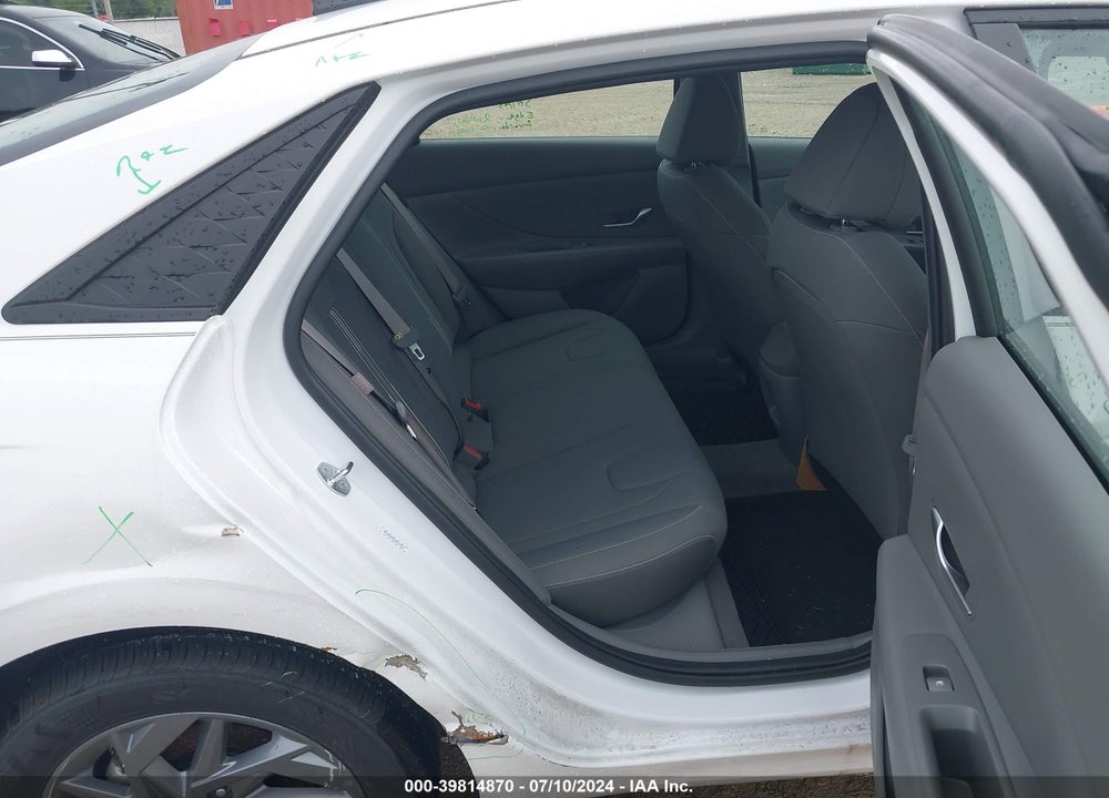 2024 HYUNDAI ELANTRA VIN: KMHLM4DG4RU690109