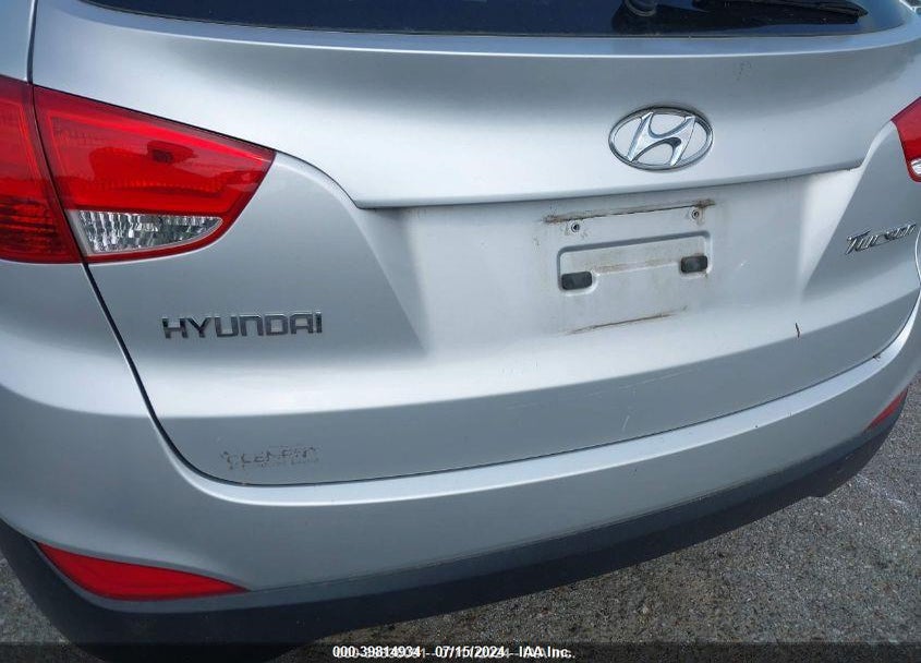 2010 HYUNDAI TUCSON GLS VIN: KM8JU3AC4AU111563
