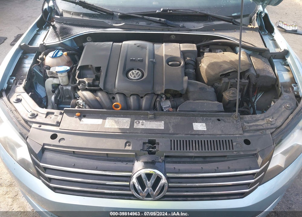 2013 VOLKSWAGEN PASSAT 2.5L SE VIN: 1VWBP7A35DC074196