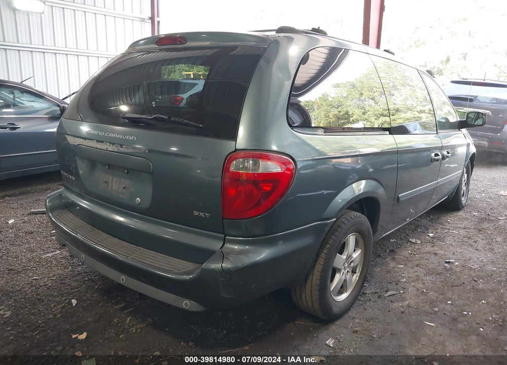 2005 DODGE GRAND CARAVAN SXT VIN: 2D4GP44L95R246177
