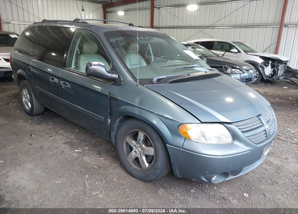 2005 DODGE GRAND CARAVAN SXT VIN: 2D4GP44L95R246177