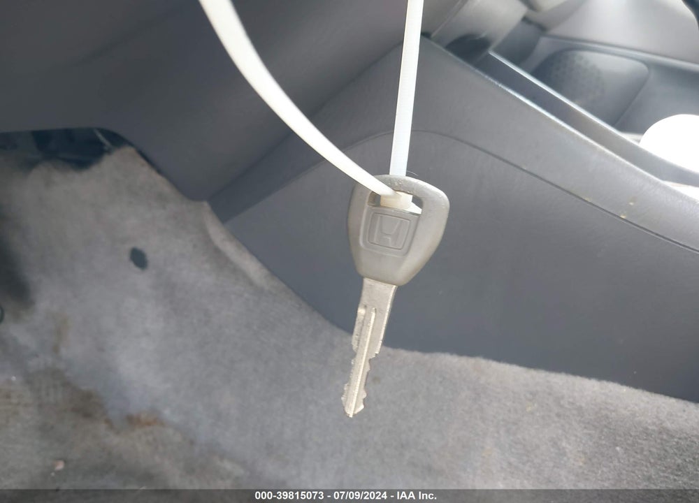 2002 HONDA ACCORD VIN: 1HGCG56722A100982