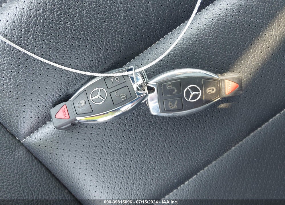 2013 MERCEDES-BENZ C 350 SPORT VIN: WDDGJ5HB1DG024972