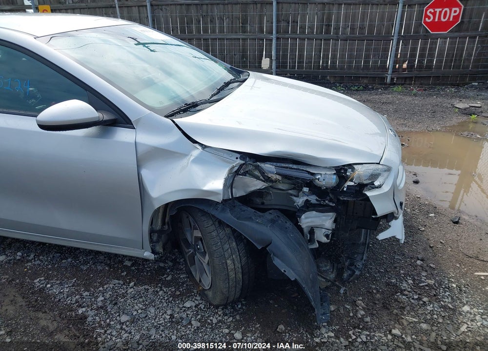 2021 KIA FORTE LXS VIN: 3KPF24AD4ME370572