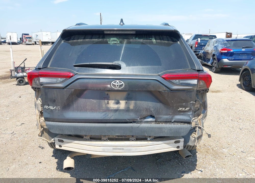2019 TOYOTA RAV4 XLE VIN: 2T3W1RFV6KW002185