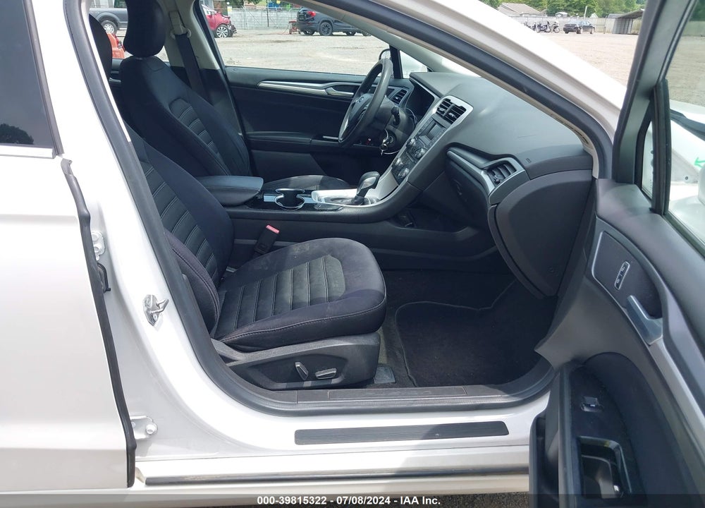 2015 FORD FUSION SE VIN: 3FA6P0H74FR186051