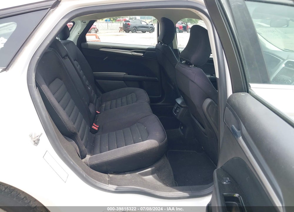 2015 FORD FUSION SE VIN: 3FA6P0H74FR186051