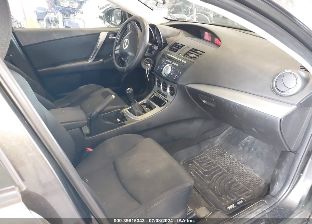 2010 MAZDA 3 S SPORT VIN: JM1BL1H69A1130062