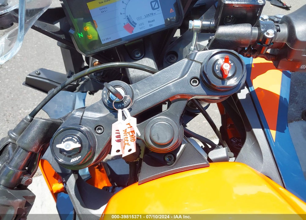 2022 KTM 390 RC VIN: MD2JYJ403NC216650