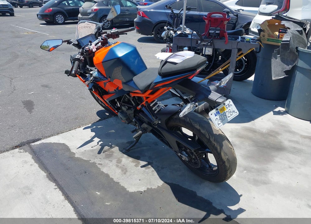 2022 KTM 390 RC VIN: MD2JYJ403NC216650