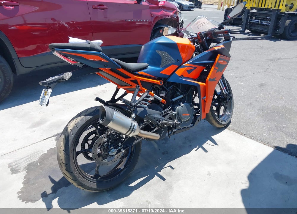 2022 KTM 390 RC VIN: MD2JYJ403NC216650
