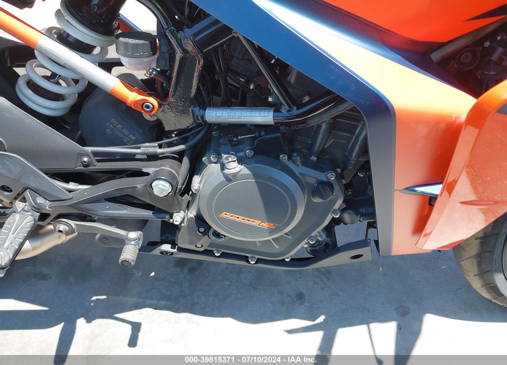 2022 KTM 390 RC VIN: MD2JYJ403NC216650