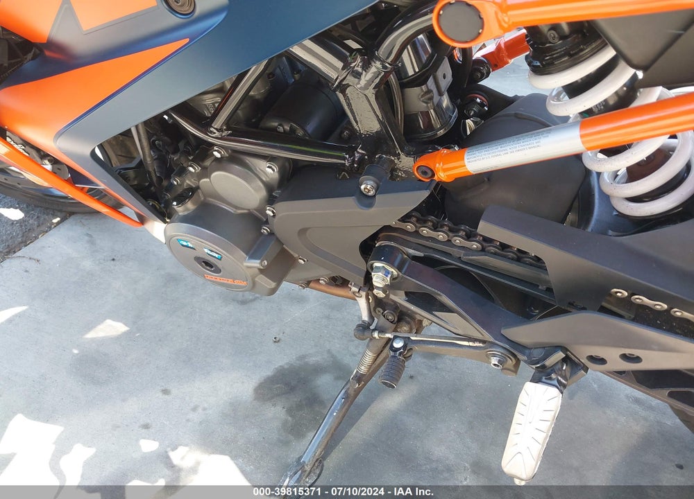 2022 KTM 390 RC VIN: MD2JYJ403NC216650