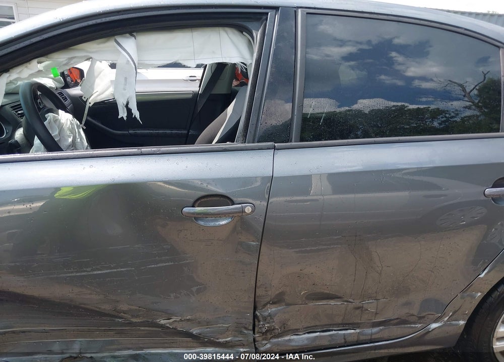 2018 VOLKSWAGEN JETTA 1.4T S VIN: 3VW2B7AJ1JM219547