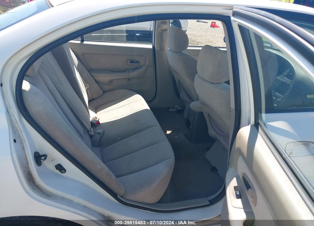 2004 HYUNDAI ELANTRA GLS/GT VIN: KMHDN46D64U769018