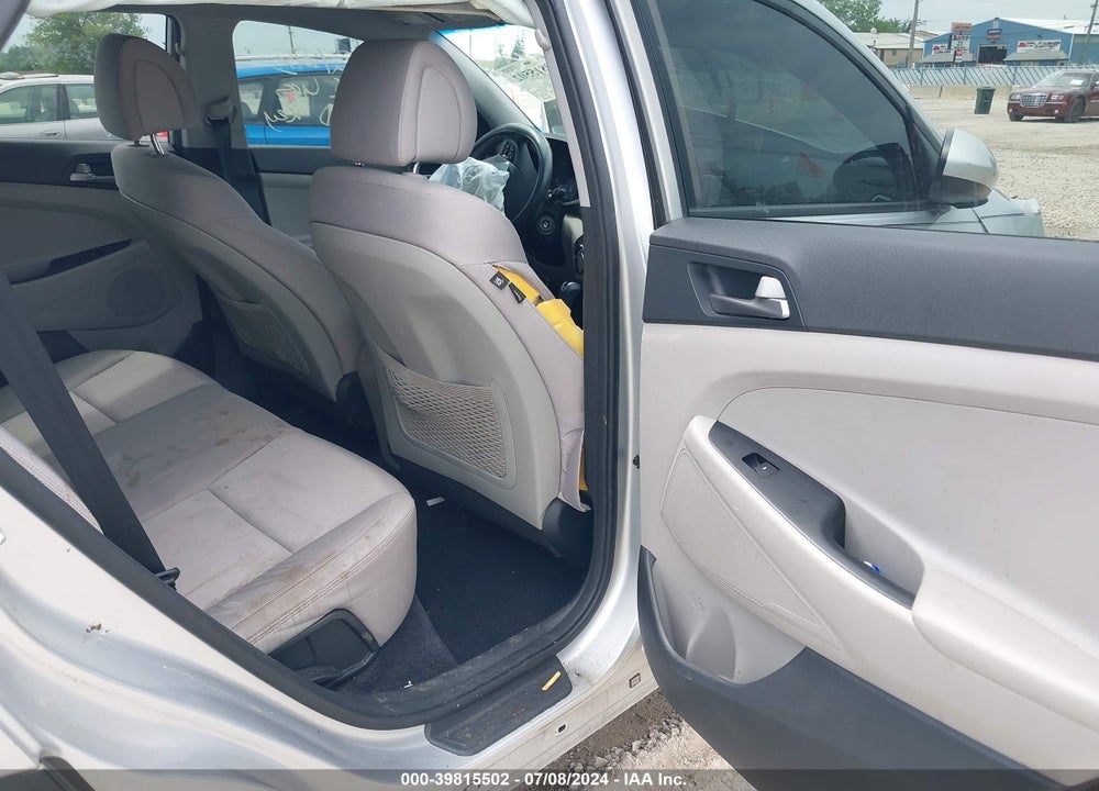 2018 HYUNDAI TUCSON SEL VIN: KM8J3CA47JU690611