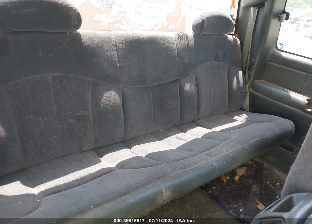 2000 CHEVROLET SILVERADO 1500 LS VIN: 2GCEK19T5Y1224867