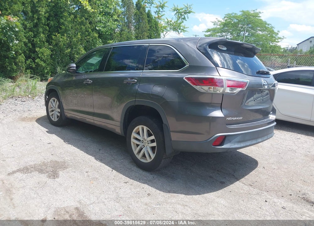 2015 TOYOTA HIGHLANDER LE V6 VIN: 5TDBKRFH3FS104914