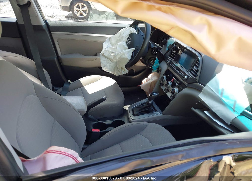 2019 HYUNDAI ELANTRA SEL VIN: 5NPD84LF4KH427947