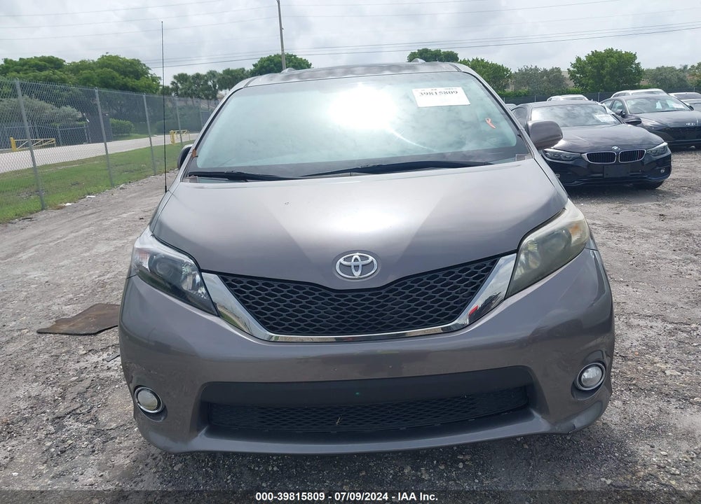 2013 TOYOTA SIENNA SE 8 PASSENGER VIN: 5TDXK3DC5DS383872