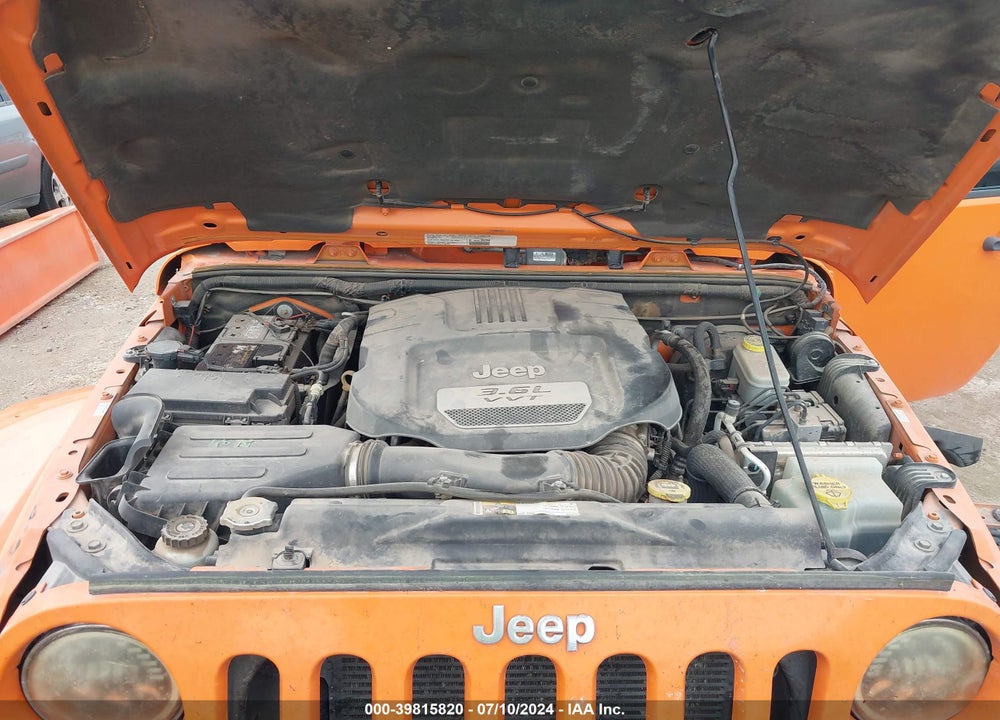 2013 JEEP WRANGLER UNLIMITED SAHARA VIN: 1C4BJWEG0DL502624