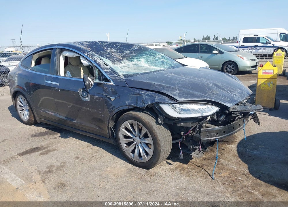 2017 TESLA MODEL X 100D/75D/90D VIN: 5YJXCBE27HF046028