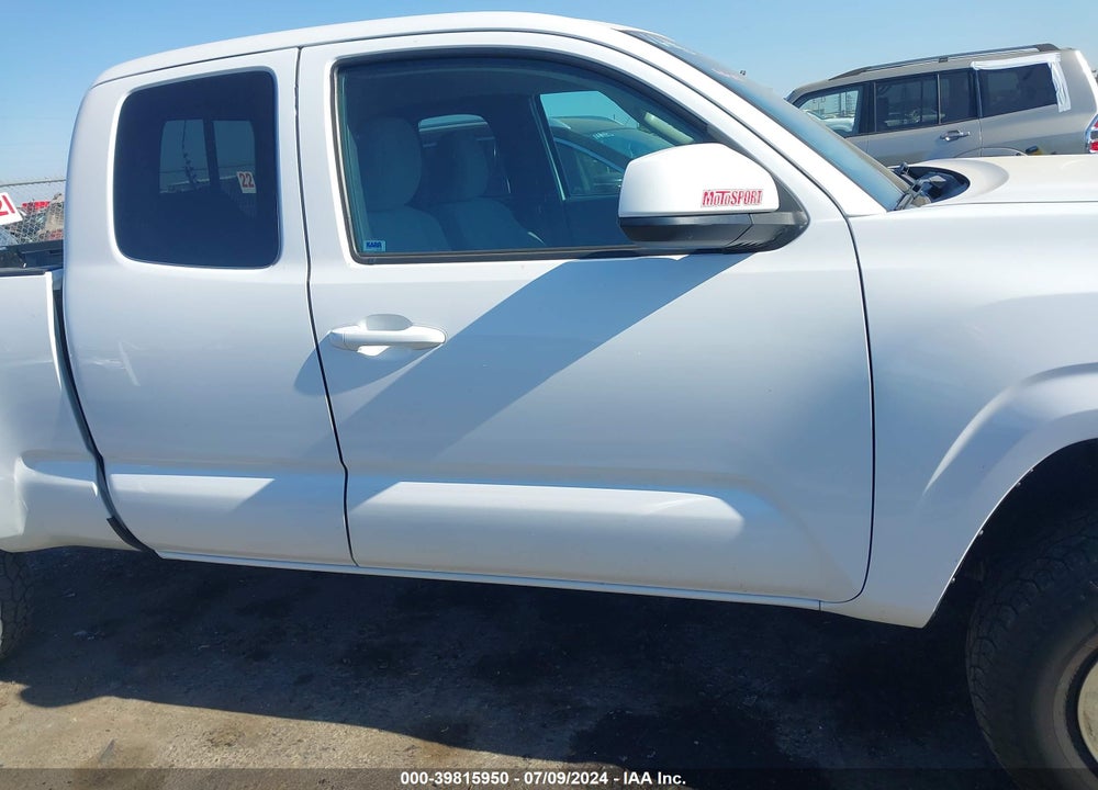2019 TOYOTA TACOMA SR VIN: 5TFSX5EN2KX070096