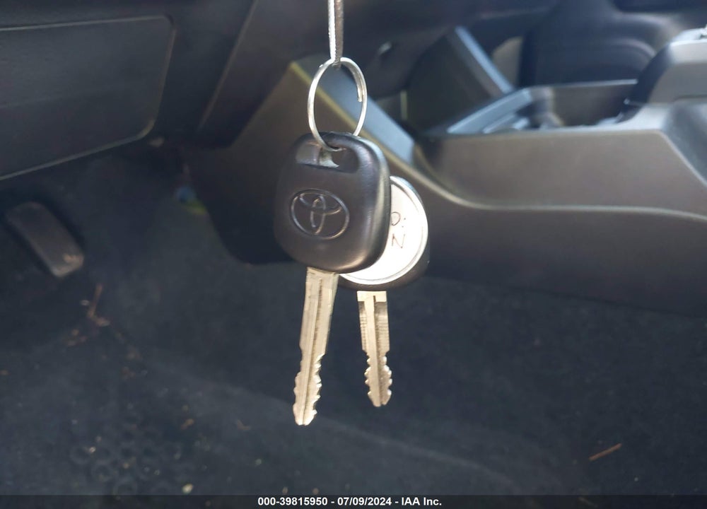 2019 TOYOTA TACOMA SR VIN: 5TFSX5EN2KX070096