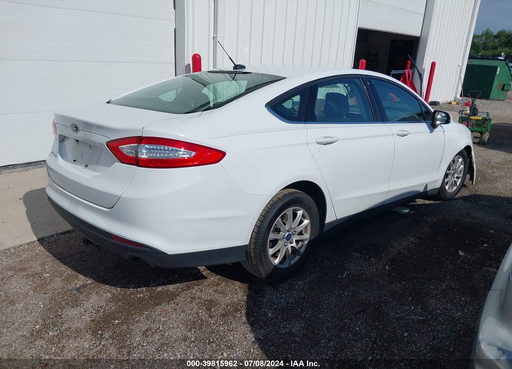 2015 FORD FUSION S VIN: 3FA6P0G71FR223428