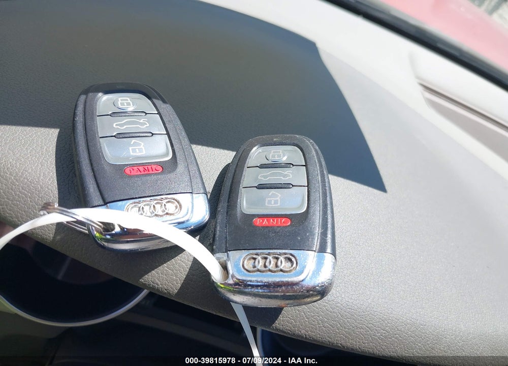 2010 AUDI A5 2.0T PREMIUM VIN: WAUAFAFH7AN017627