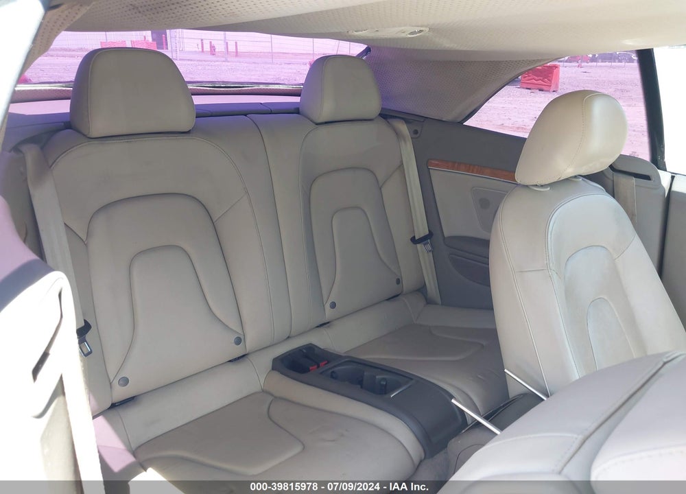 2010 AUDI A5 2.0T PREMIUM VIN: WAUAFAFH7AN017627