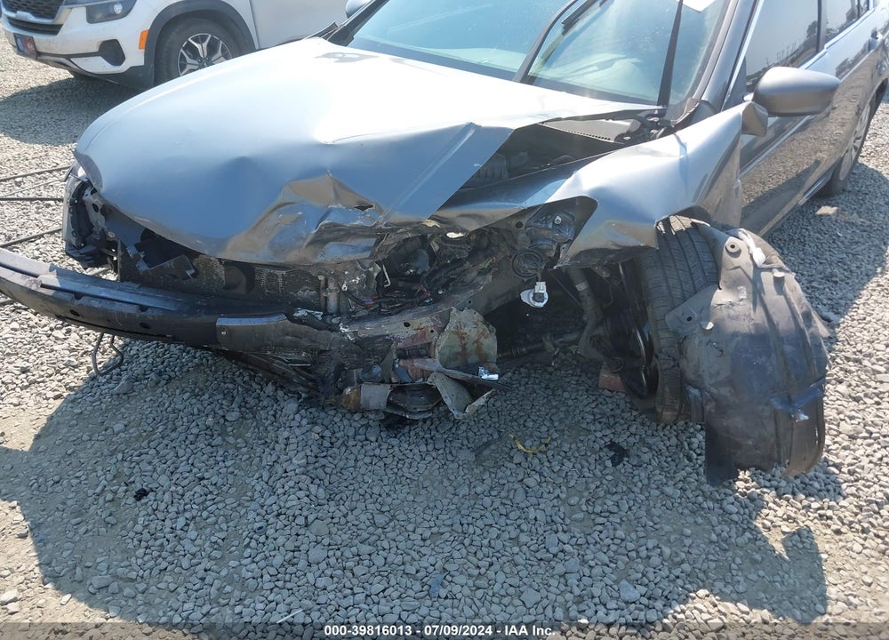 2011 HONDA ACCORD 2.4 LX VIN: 1HGCP2F33BA130858