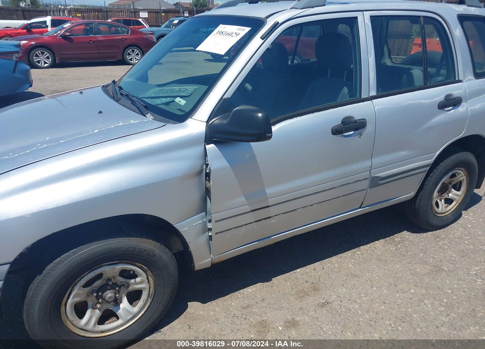 2000 CHEVROLET TRACKER HARD TOP VIN: 2CNBJ13C3Y6930071