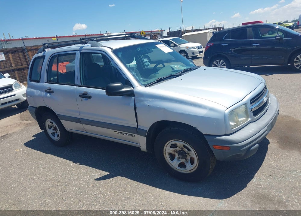 2000 CHEVROLET TRACKER HARD TOP VIN: 2CNBJ13C3Y6930071