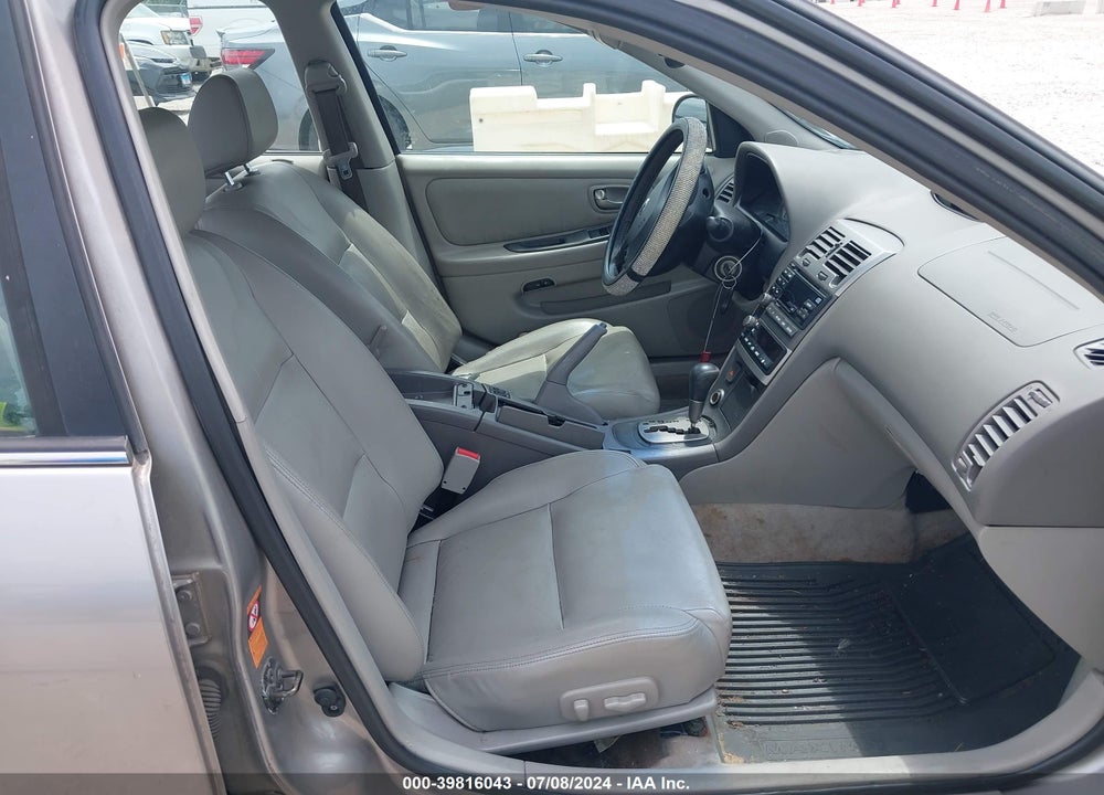 2003 NISSAN MAXIMA SE VIN: JN1DA31A73T440049
