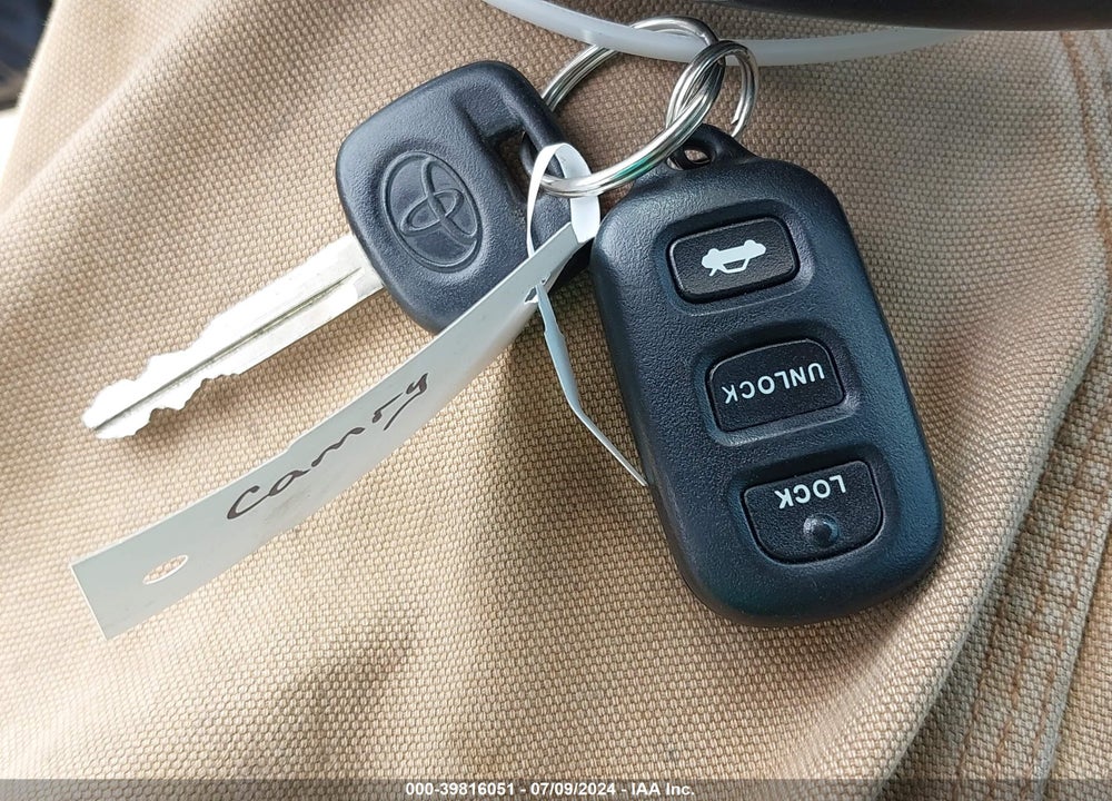 2002 TOYOTA CAMRY SE VIN: 4T1BE32K42U541098