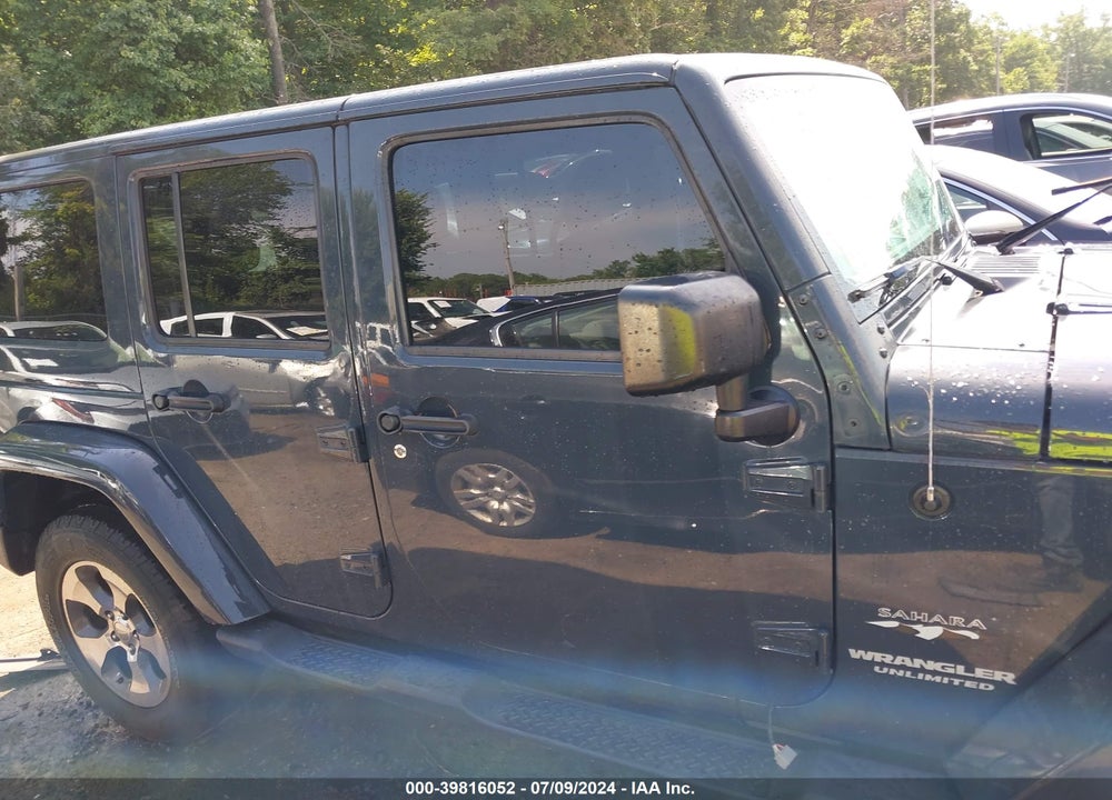 2017 JEEP WRANGLER UNLIMITED SAHARA 4X4 VIN: 1C4BJWEG1HL579136