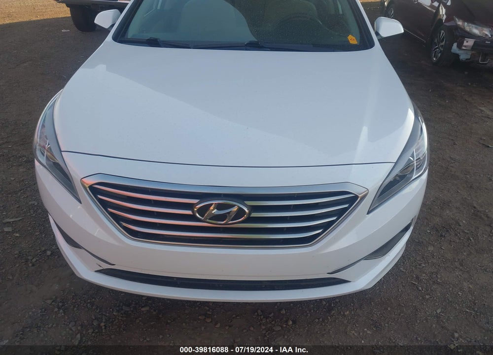 2016 HYUNDAI SONATA SE VIN: 5NPE24AF6GH285469