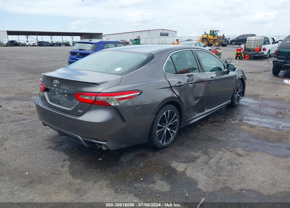 2018 TOYOTA CAMRY SE VIN: 4T1B11HK5JU006965