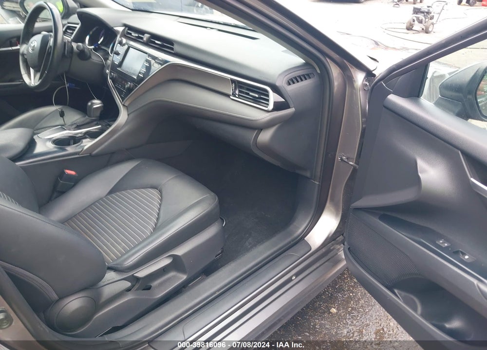 2018 TOYOTA CAMRY SE VIN: 4T1B11HK5JU006965