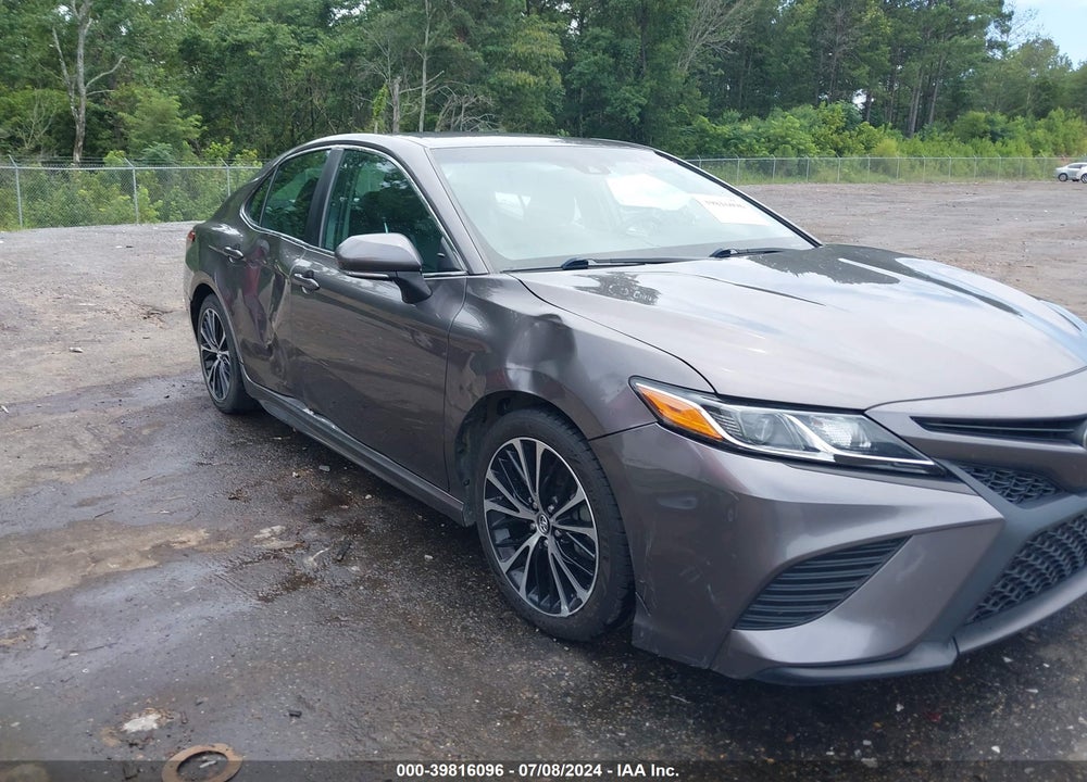 2018 TOYOTA CAMRY SE VIN: 4T1B11HK5JU006965