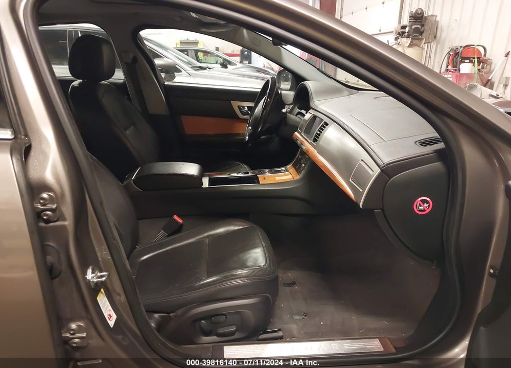 2009 JAGUAR XF LUXURY VIN: SAJWA05B69HR39915