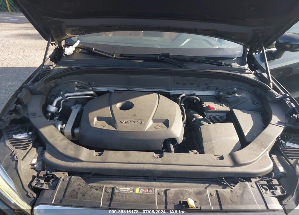 2019 VOLVO XC60 T5 MOMENTUM VIN: LYV102DK1KB246833